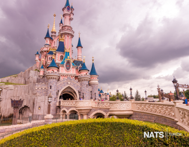 Paris & Disneyland Tour (4 Nights with THY – Super Promo)